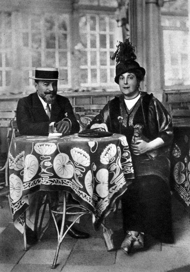 А. А. Яблочкина и Вл. И. Немирович-Данченко Карловы Вары. 1914