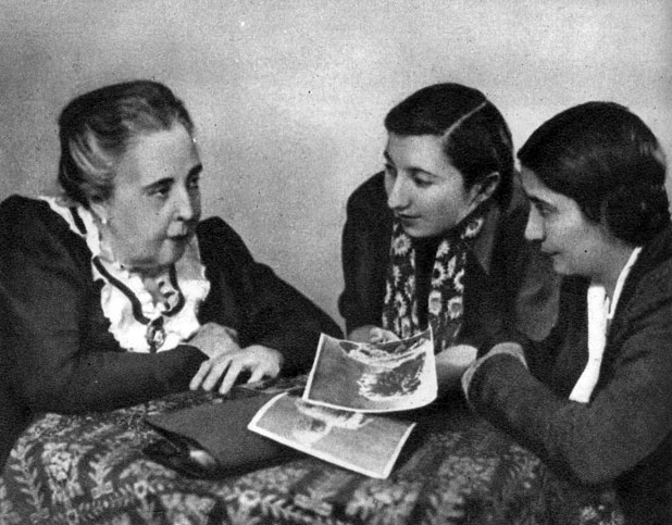 А. А. Яблочкина, Шавкет Мамедова, Халима Насырова 1939