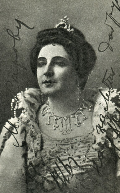 Нина Кошиц, оперная актриса первой величины, в начальные годы моей артистической карьеры