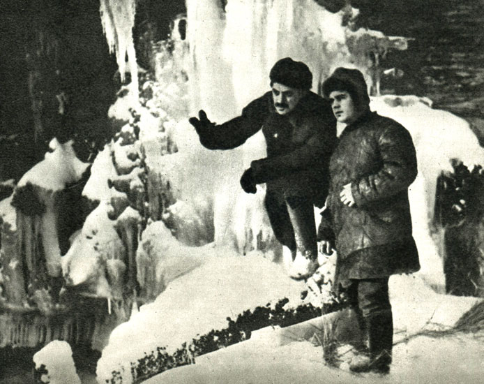 'Случай на мельнице' - одна из первых работ оператора Е. Любимова, в ней он удачно снял натуру. Кадры замерзшей мельницы и плотины очень хороши