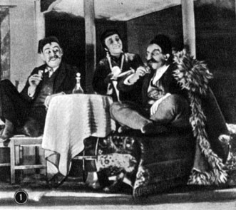 Сцены из спектаклей Ленинаканского т-ра им. А. Мравяна: 'Высокочтимые попрошайки' Пароняка. 1934